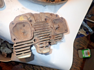 196? Harley Davidson Cylinder Head #6 I AM UNSURE OF YEAR OR MODEL?