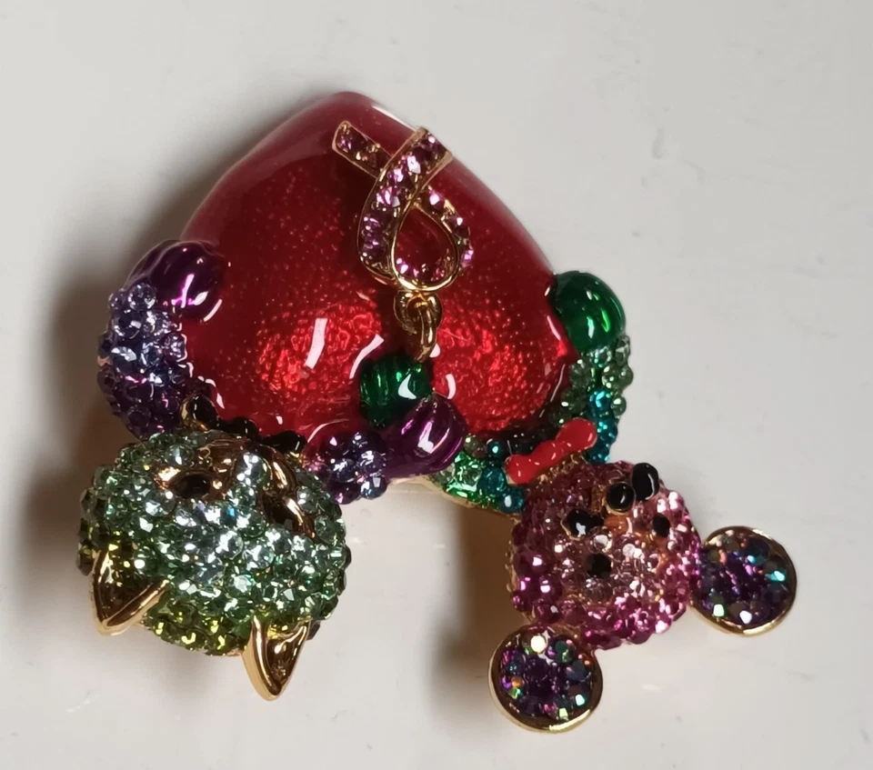 Butler & Wilson Cat Mouse Heart Brooch Multicolor Crystals Statement Pin Boxed - Image 3 of 4