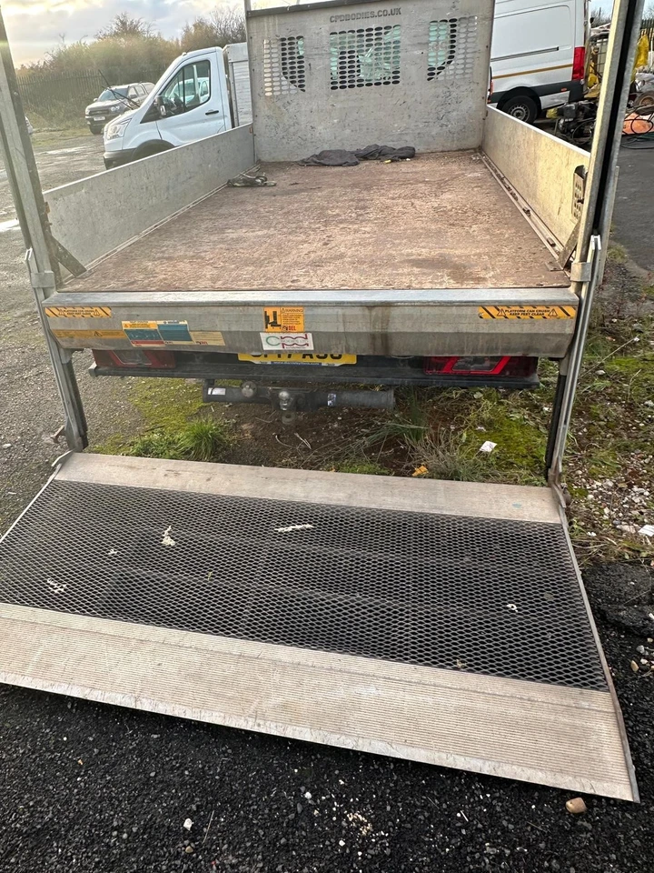 Ford Transit Diesel Manual 2017 Tail-Lift Drop Side SPARES OR REPAIR - Image 2 of 4