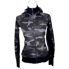 ATHLETA Triumph Printed Hoodie Full Zip Gray Camo Sz XS 511504 EUC