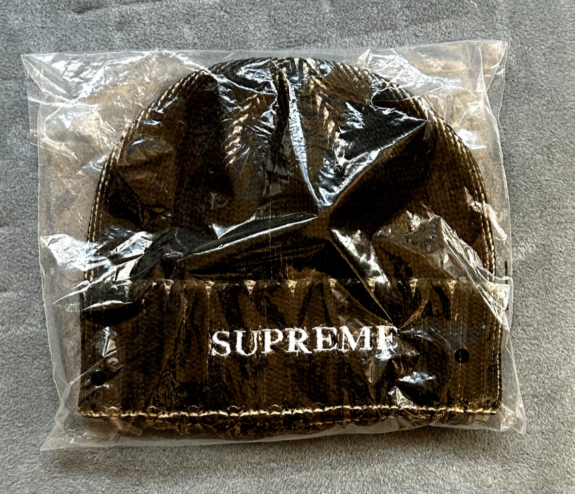 Bonnet surimprimé SUPREME taille unique couleur noir NEUF