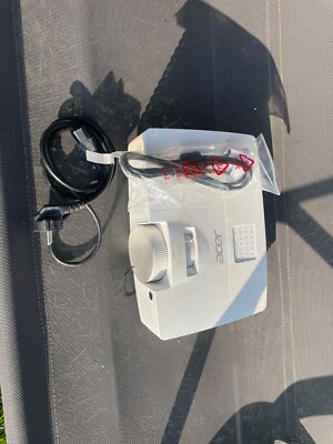 Beamer Acer DLP Projektor x137WH