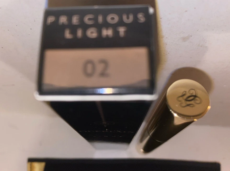 Iluminador rejuvenecedor Guerlain Precious Light 02/0,06 oz nuevo en caja Foto 2 de 3