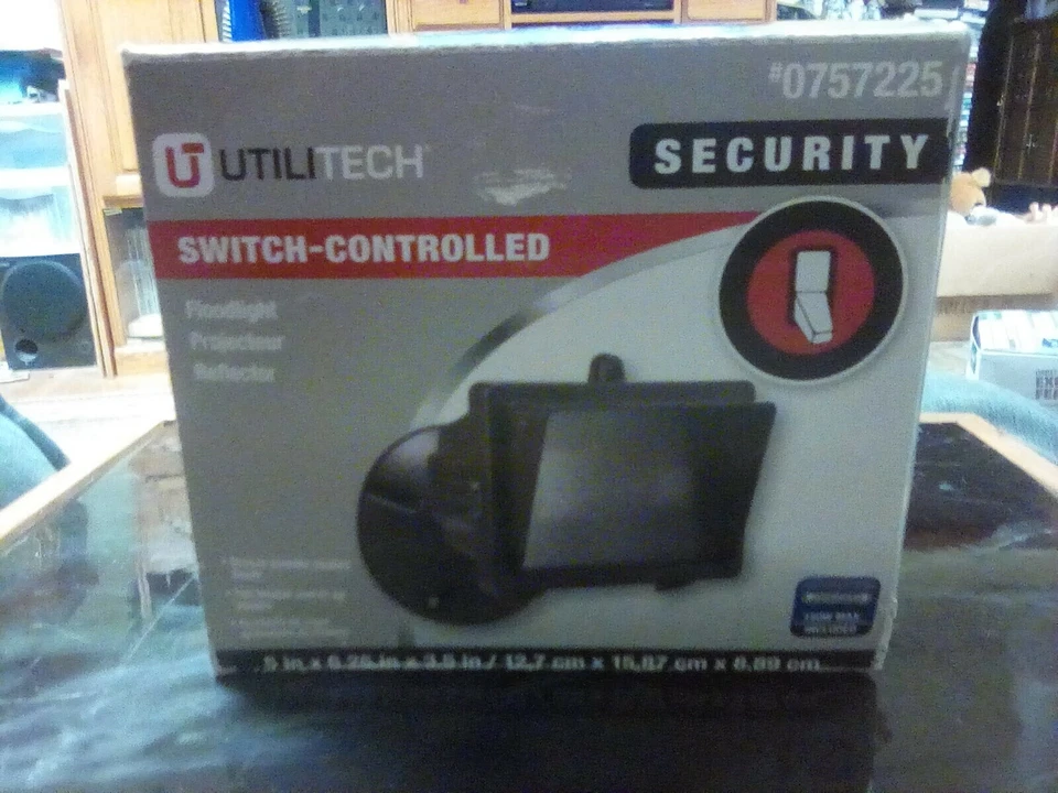 Utilitech Switch Controlled Security Floodlight - Image 2 of 4