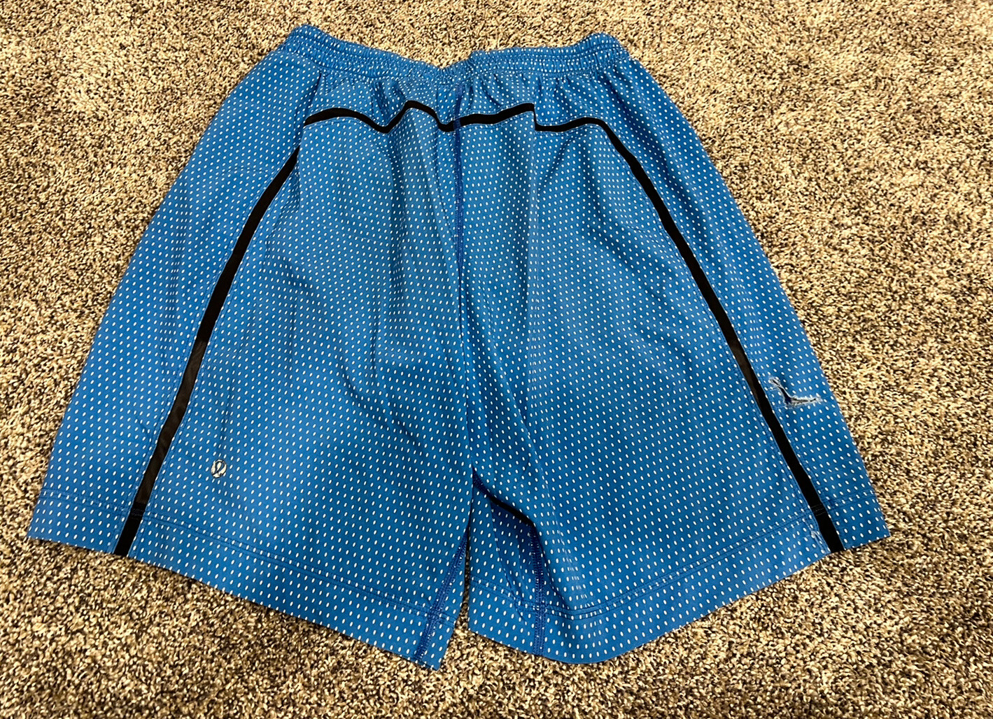 lululemon mens blue and white polka dot athletic shor… Gem