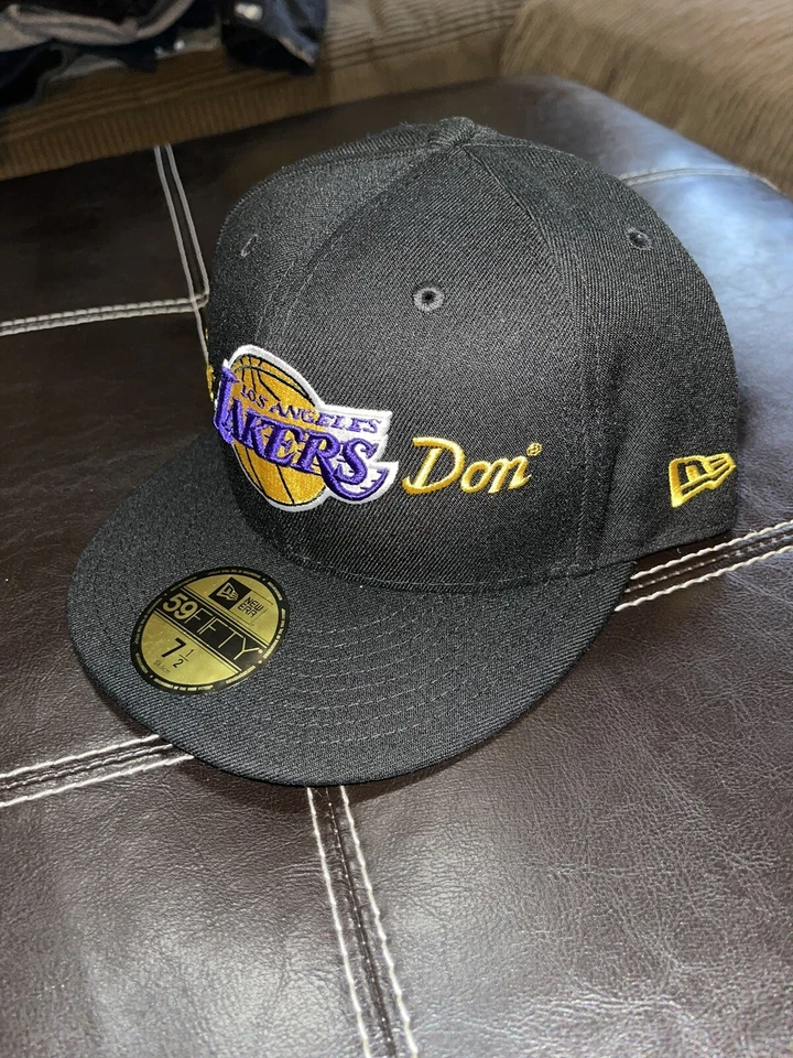 New Era X Just Don Los Angeles Lakers 59FIFTY Sombrero Ajustado Negro/Dorado Talla 7 1/2 Foto 2 de 4