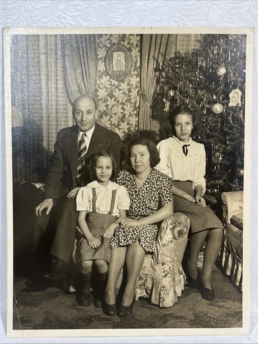 Foto vintage de Navidad familiar - Imagen 2 de 5