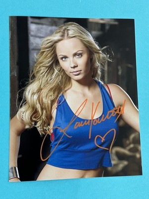 Laura Vandervoort   -  Smallville   -  signed, original Autogramm !!!
