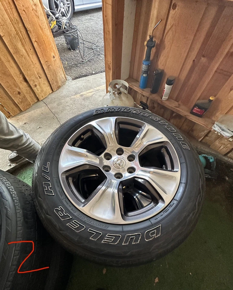 RAM 1500 2019 20” ruedas OEM solo recogida sin entrega Foto 2 de 4