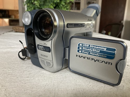 Sony DCR-TRV260 Handycam Digital 8 Camcorder Bundle Tested and Working! - Picture 4 of 14