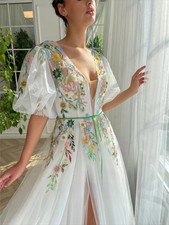 A-Line Lace Wedding Dress Floral Embroidery Fabric Luxurious Elegant Bride Gown