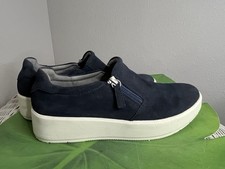 Clark  s Collection Sporty Zipped Shoe Women  s 8.5