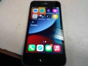 Apple iPhone SE - 64GB - Rot (Ohne Simlock) (Dual-SIM)