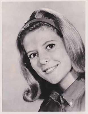 1963 Press Photo Actress Meredith MacRae stars on ''My Three Sons'' TV Show