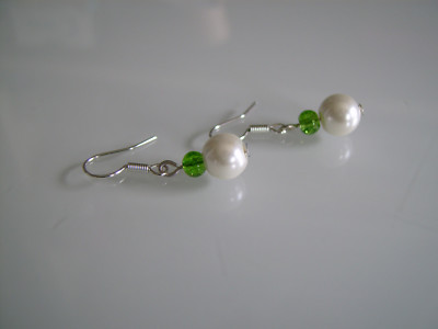 Boucles D'oreilles Clou (puce) Perles Vert Pomme - Pour Mariage, Soirée - Neuf Avec étiquettes