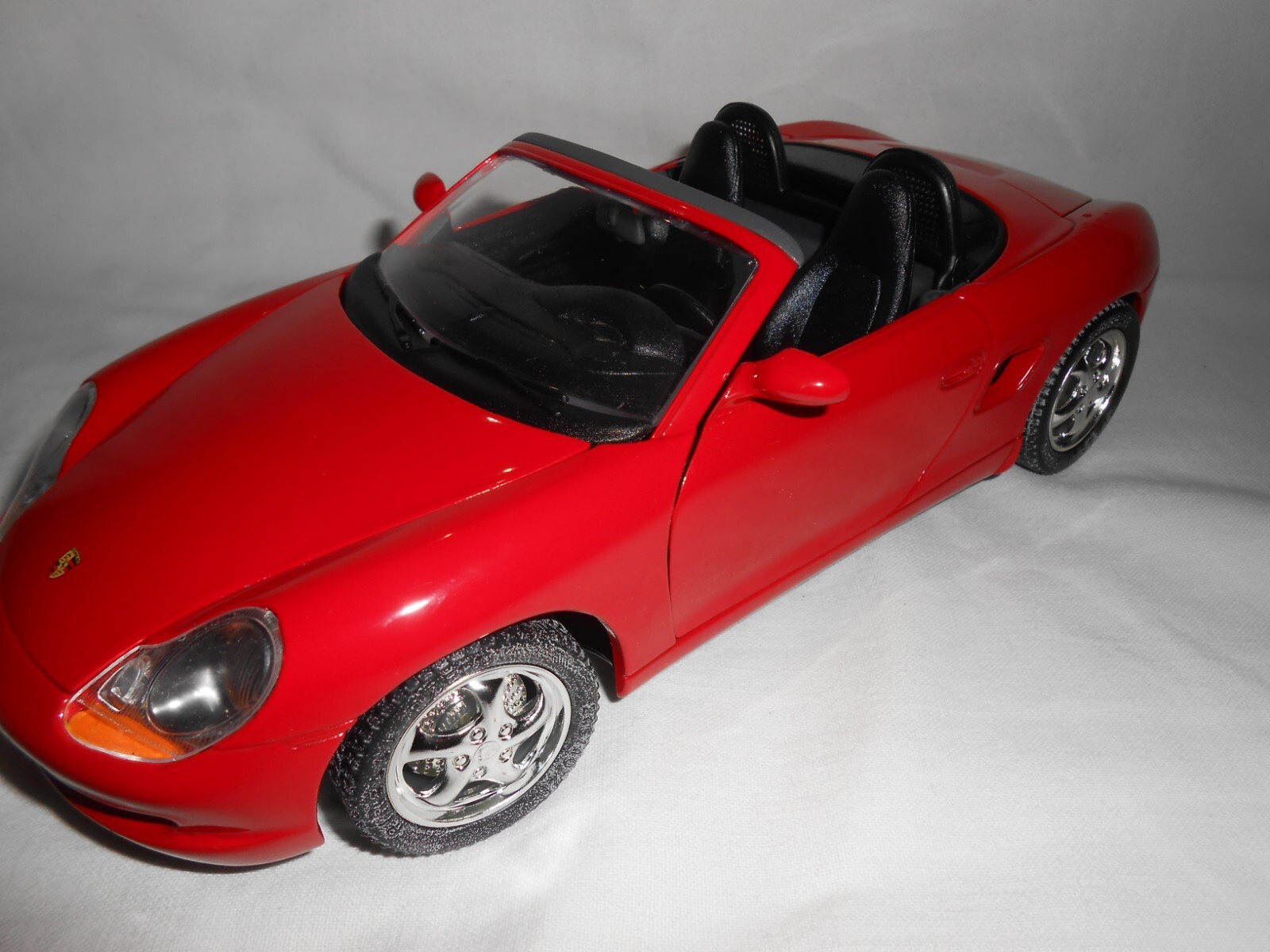 Porsche Boxster 1/18 Solido le cadeau idéal pour collectionneur d'automobiles