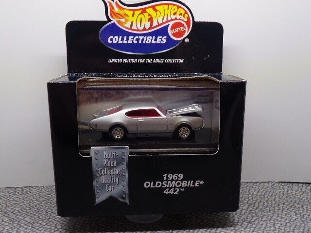 Hot Wheels Collectibles Black Box 1969 Oldsmobile 442 w/ Display Case 1:64 used