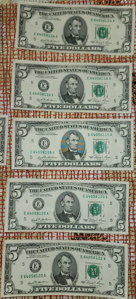 Billete de 17 - $5 de la Reserva Federal secuencialmente # nunca circulado E64058113A - 129A Foto 3 de 4