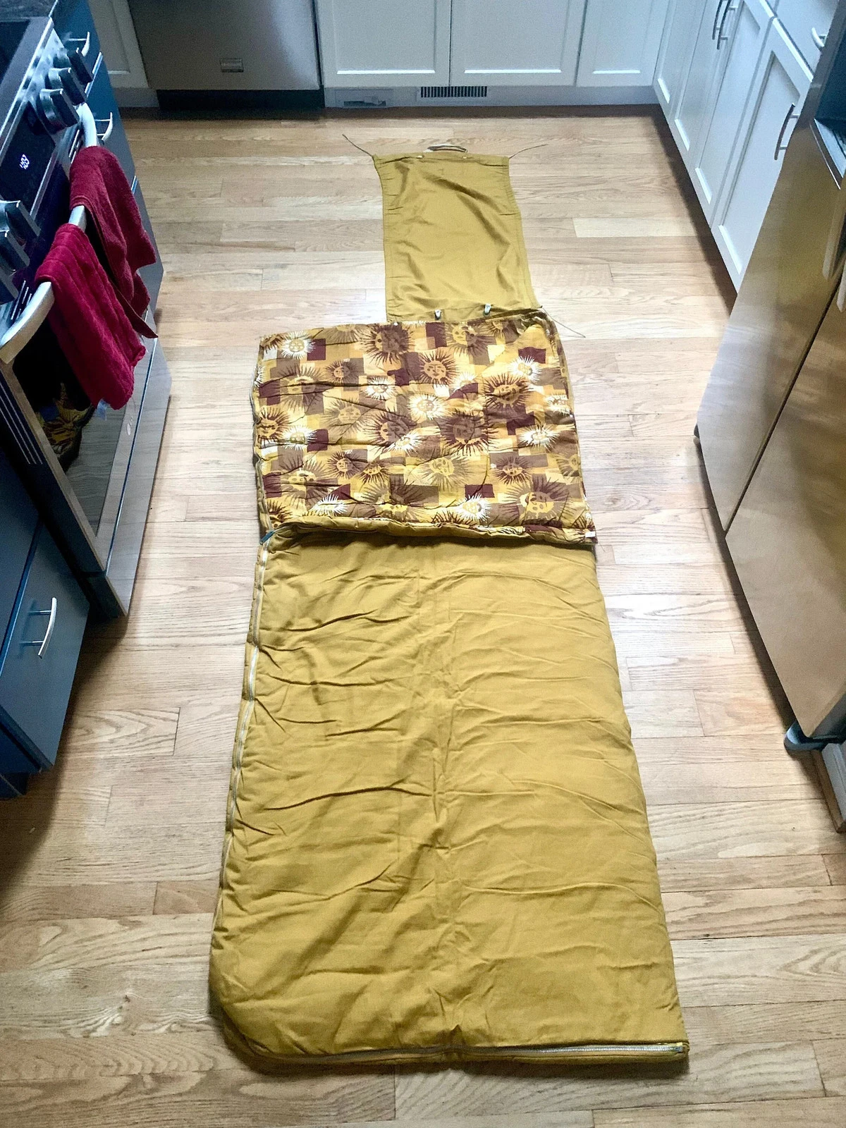 Vtg Coleman Sleeping Bag | Yellow Aztek Sun Lion Line Coleman Sleeping Bag