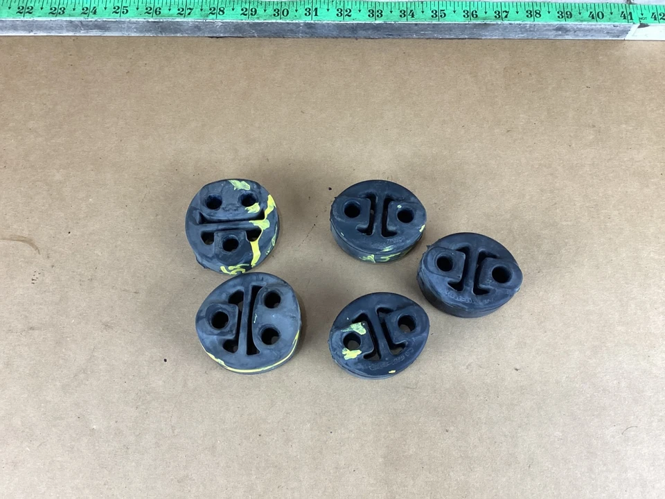 Juego de 5 colgadores aisladores de tubo silenciador de escape Toyota Sienna 2011-2020 OEM Foto 2 de 3