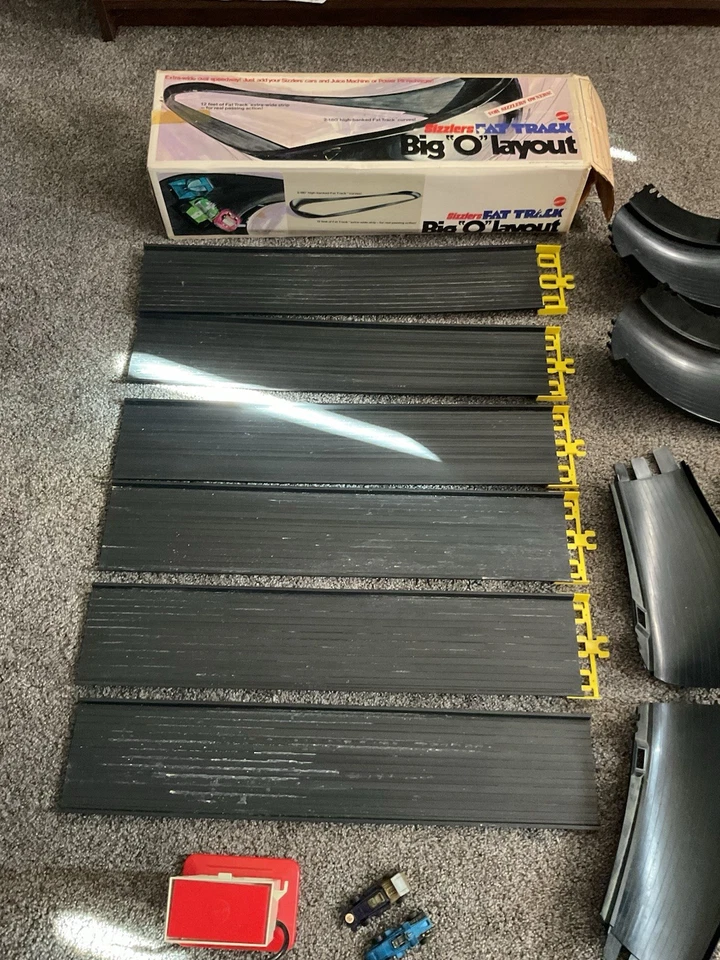 美泰 SIZZLER’S FAT TRACK BIG “O” LAYOUT 比赛套装 带汽车和泵 — 第 4/4 张图片