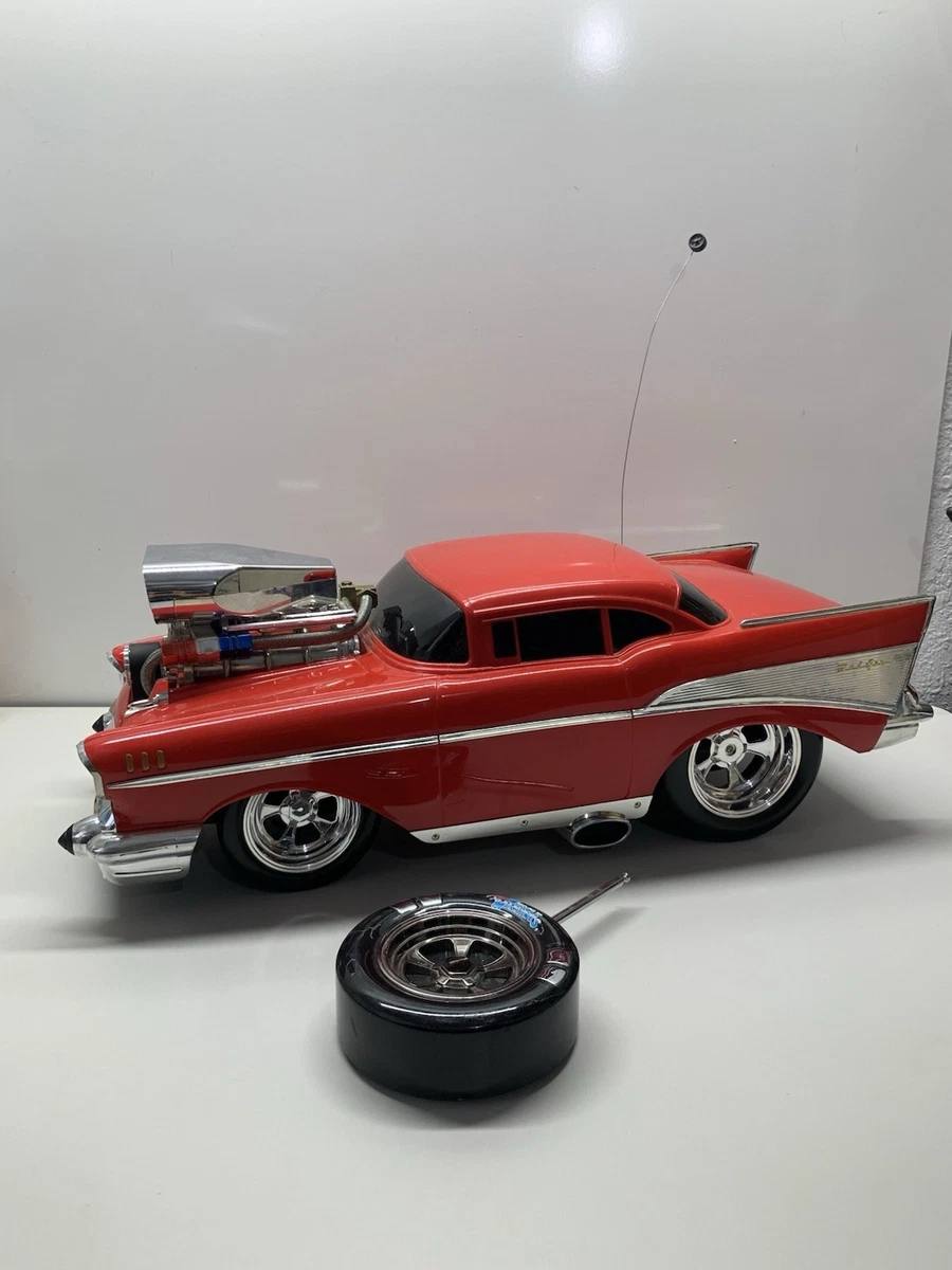 muscle machine ミニカー　Chevrolet アメ車 Muscle Machines Chevrolet 1:8 Scale Diecast & Toy Vehicles for