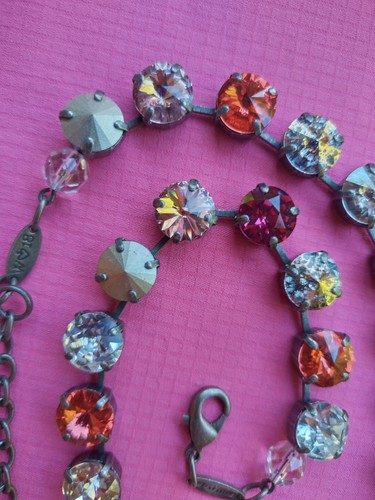 This Manhattan Sabika necklace is a superstar w/ metallic, crackle, ice & reds