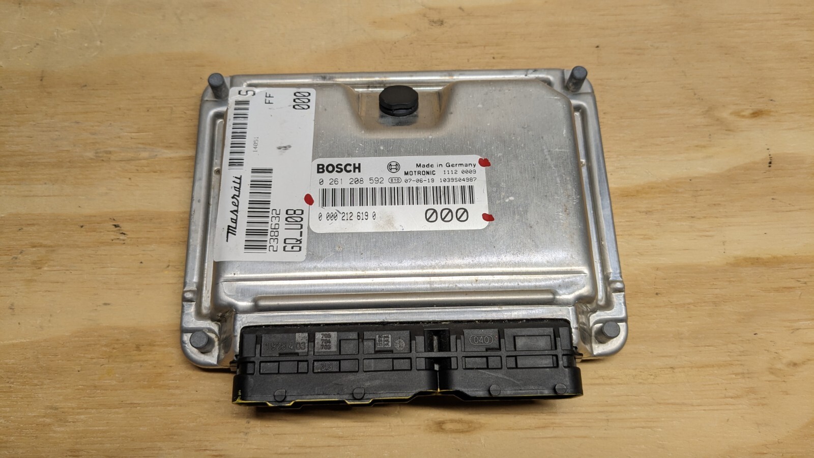 08 MASERATI QUATTROPORTE 4.2L ENGINE CONTROL MODULE ECU 0 261 208 592  (OEM)P10