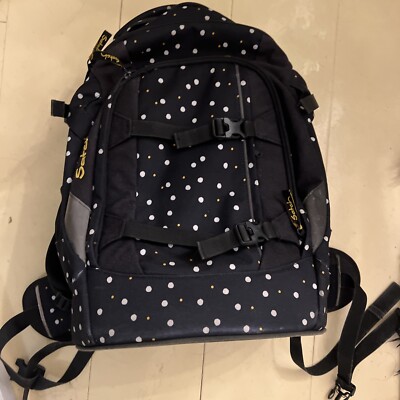 Satch Schulrucksack Lazy Daisy 30l Rucksack schwarz mit weißen Punkten Swaps