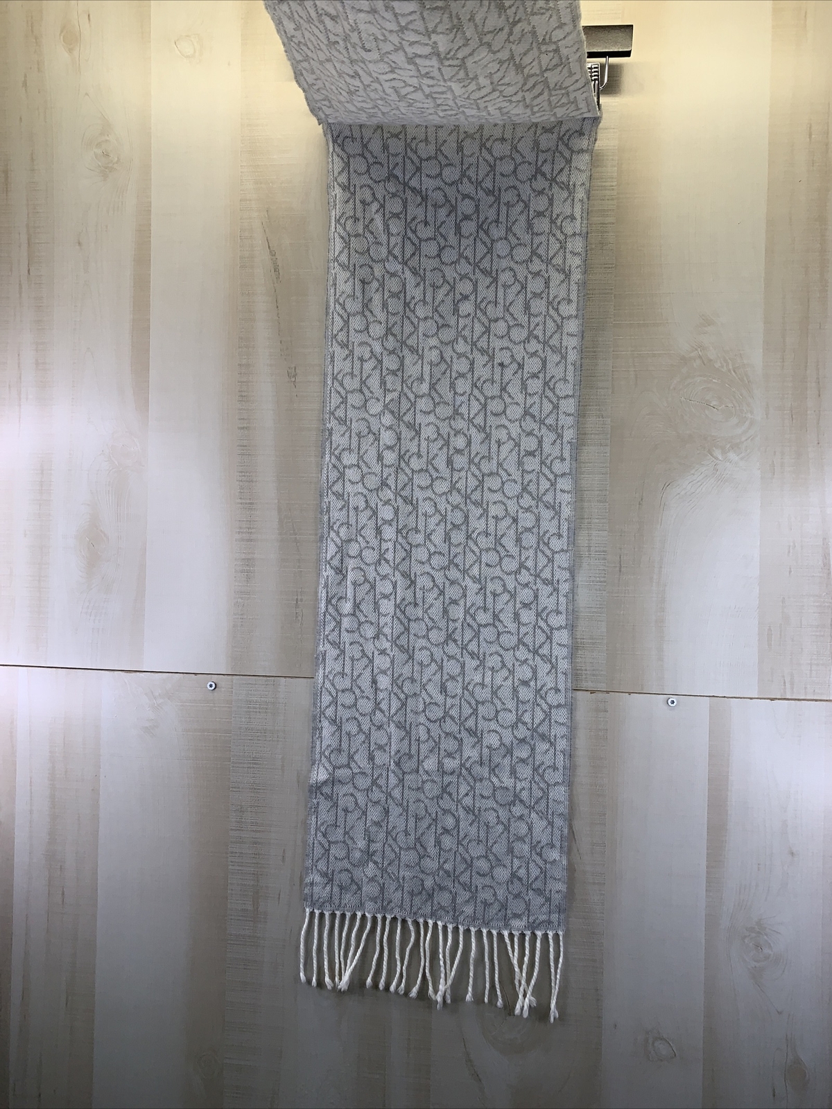 Calvin Klein Gray White Knit Rectangular Fringed … - image 4