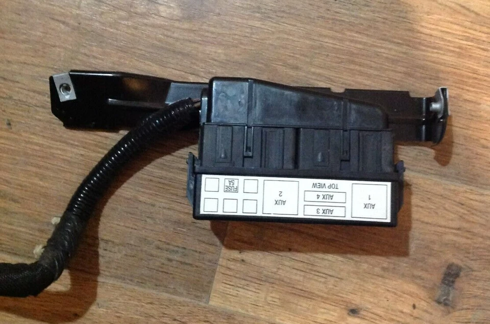 Ford F250 Super Duty 2005 2006 2007 panel de interruptores caja de fusibles con arnés Foto 4 de 4