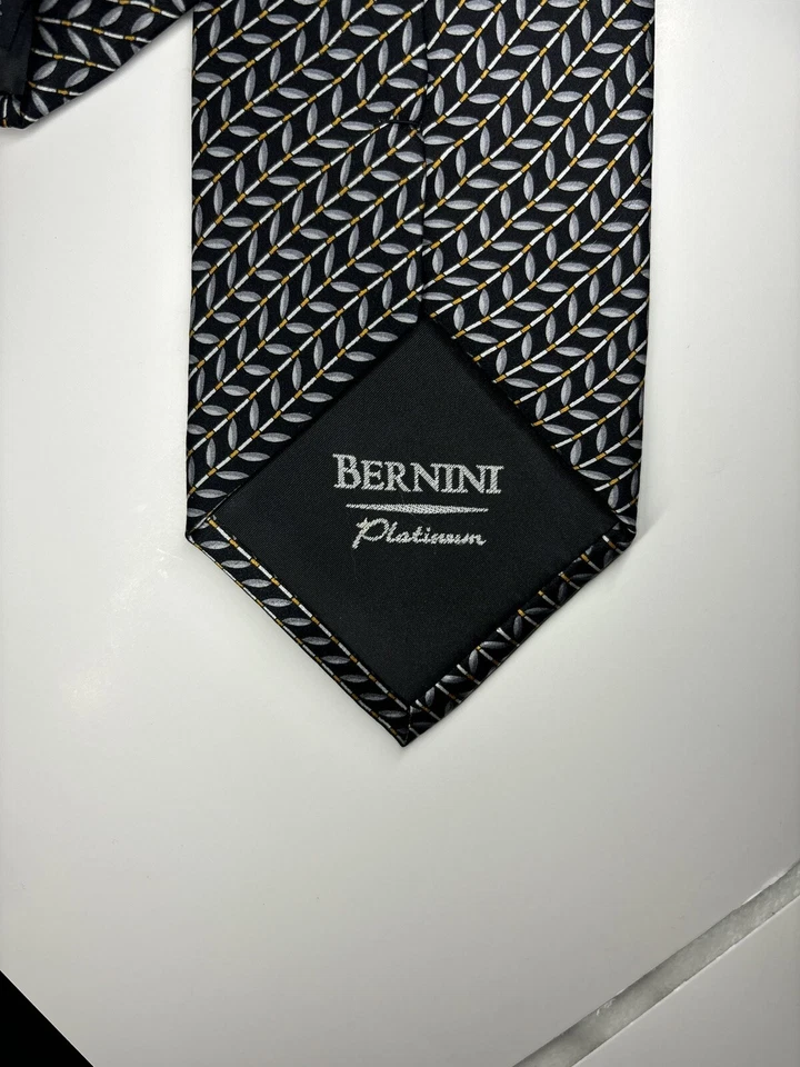 Corbata geométrica 100 % seda platino blanco y negro Bernini Foto 3 de 4