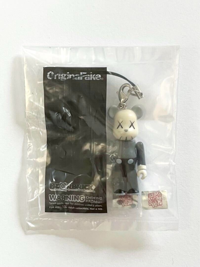 Bearbrick OriginalFake KAWS Key Chain 70% BE@RBRICK Medicom Bearbrick OriginalFake KAWS Key Chain 70% BE@RBRICK Medicom