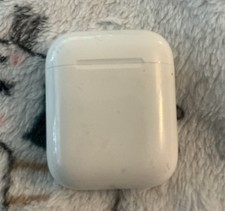 Apple AirPods 1st Gen A1722 A1523 w/Charging Case A1602 - AP129