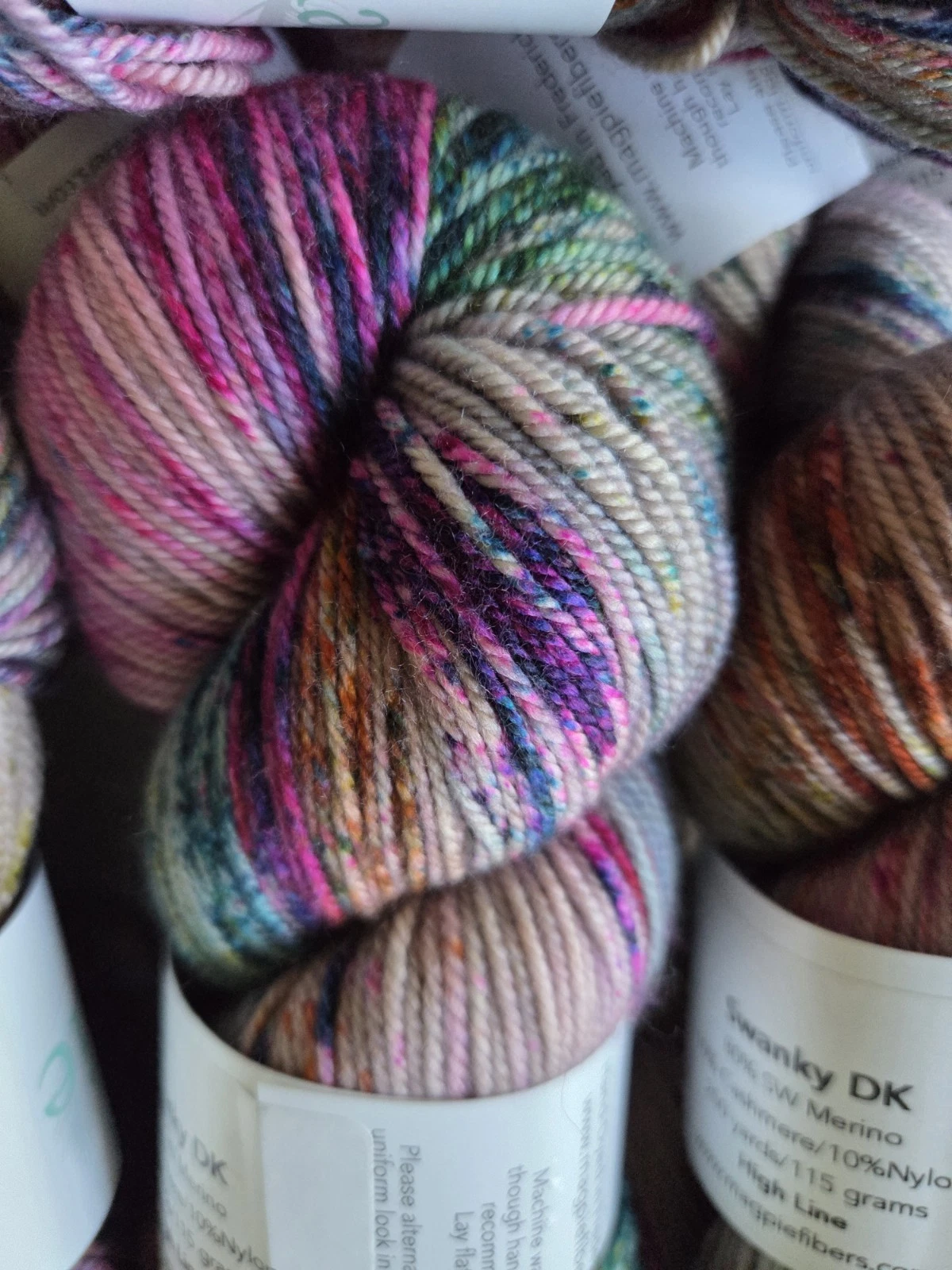 Magpie Fibers Swanky DK • SW Merino/Cashmere/Nylon • High Line • 115g/250yds image 6