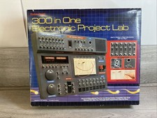 RADIO SHACK SCIENCE FAIR ELECTRONIC PROJECT LAB 300 IN ONE KIT 28-270