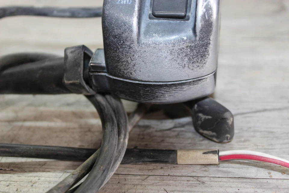 Arctic Cat 550 2009 4x4 TRV interruptor automático del acelerador del pulgar con cable interruptor 4x4 Foto 4 de 4