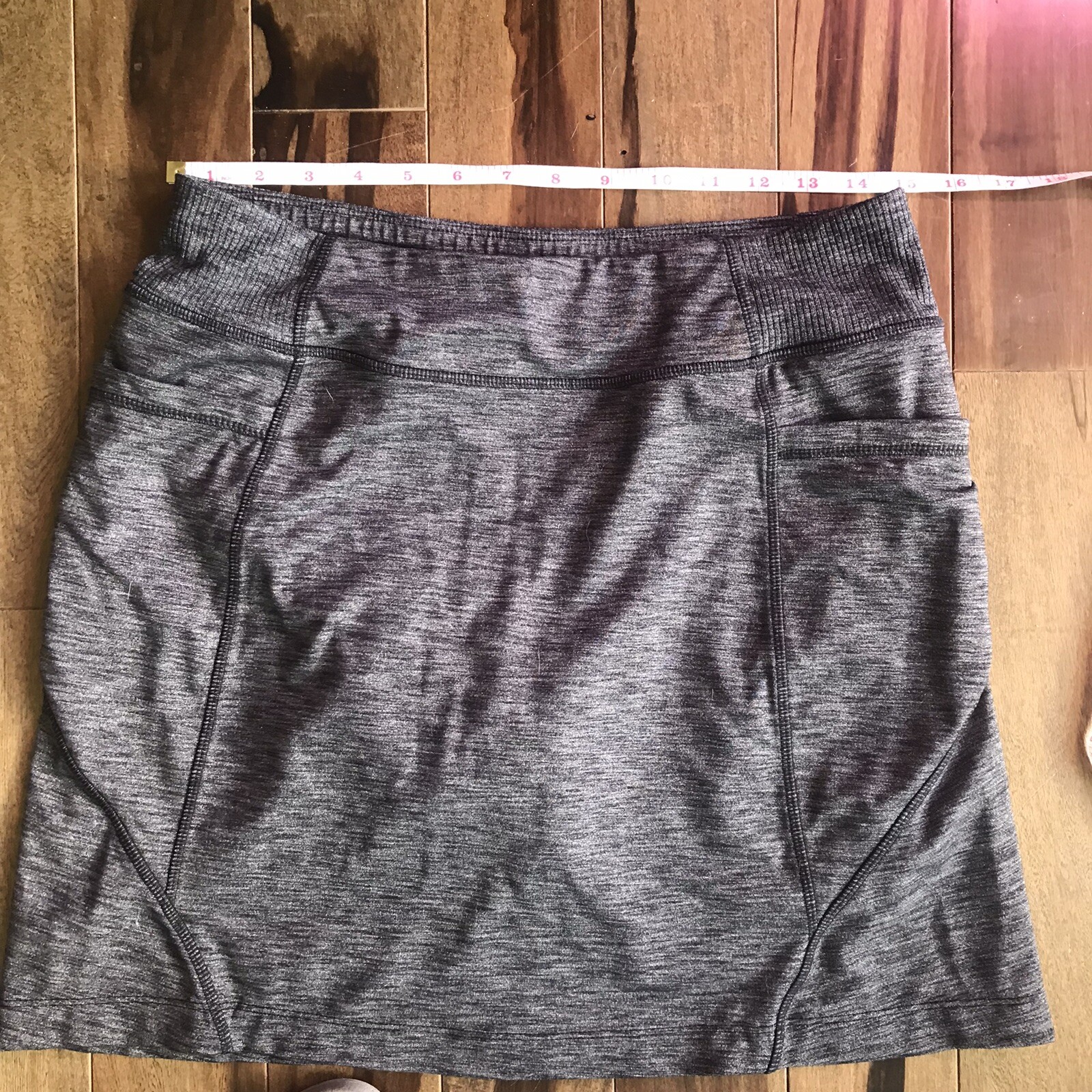 Athleta Heather Black Excursion Skort M EUC - image 3