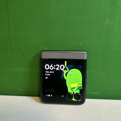 Cricket Motorola Razr 2024 256GB Android 15 Gray XT2453-5 Cricket Motorola Razr 2024 256GB Android 15 Gray XT2453-5