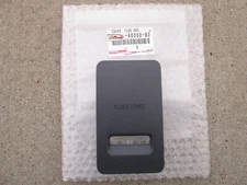 96 - 97 TOYOTA LAND CRUISER DASH FUSE BOX OPENER ACCESS COVER OEM NEW