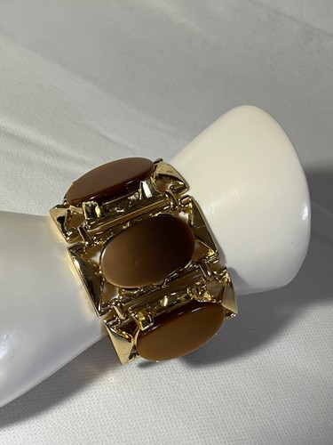 PAM Lucite Demi Parure- Clunky Hinged Goldtone Bracelet & Clip-on Earrings-Wow! - Picture 3 of 12