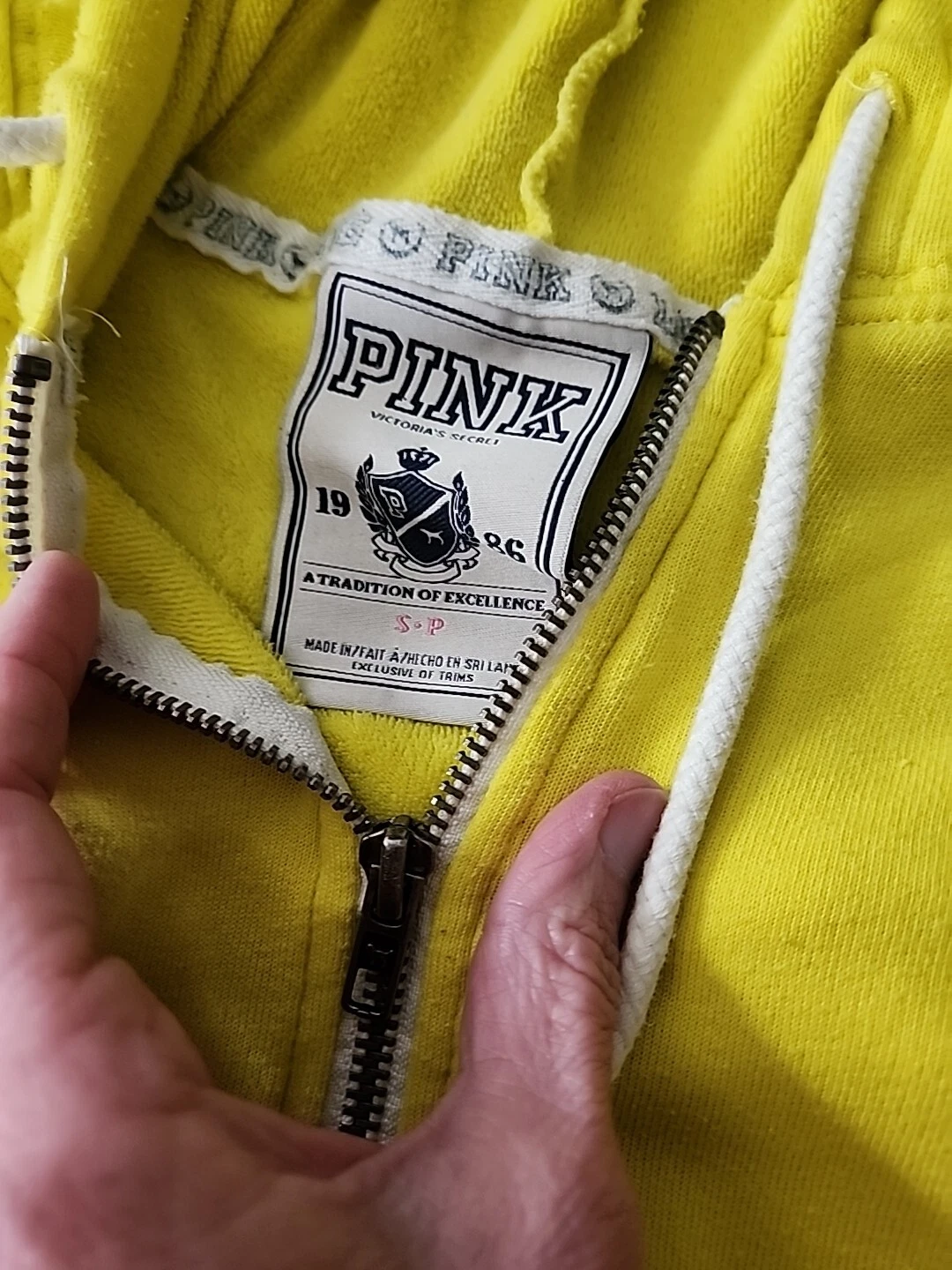 UNDERCOVER Felpa con cappuccio Victorias Secret rosa giallo amore rosa cerniera taglia small