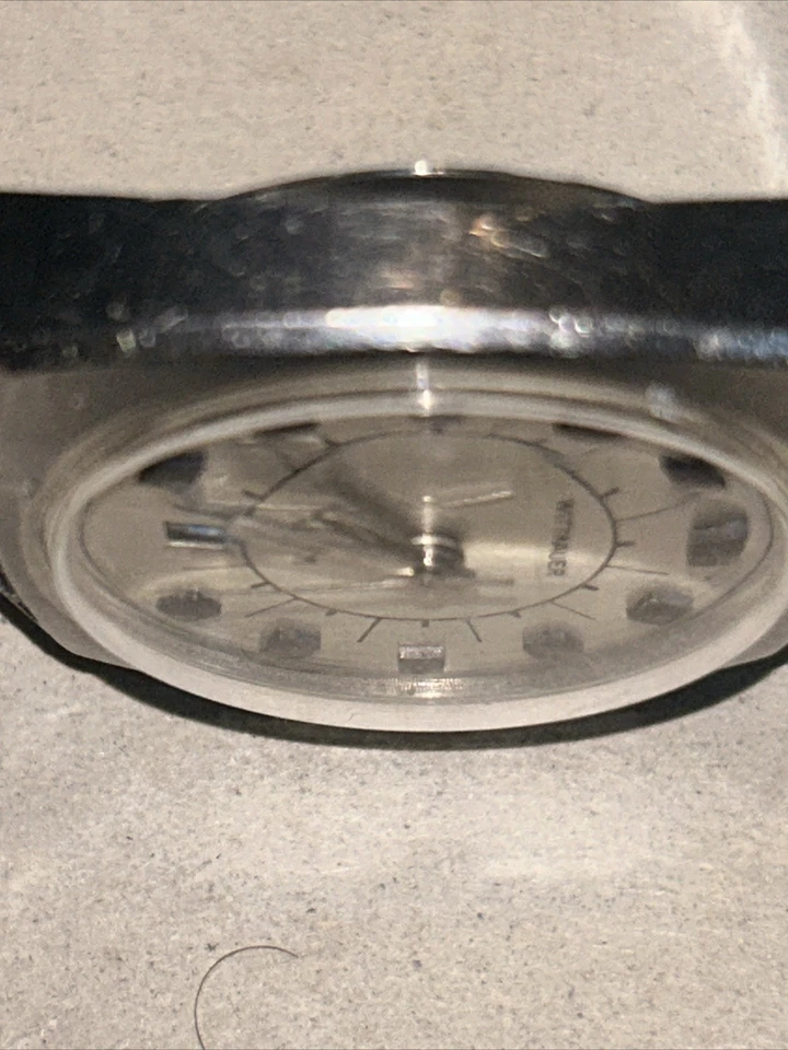 Reloj despertador Wittnauer vintage años 60 hecho en Suiza esfera plateada 2 coronas funciona Foto 3 de 4