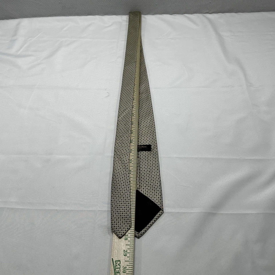 Corbata para hombre Brooks Brothers MAKERS 100 % seda tejida Italia beige geométrica hecha en EE. UU. Foto 4 de 4