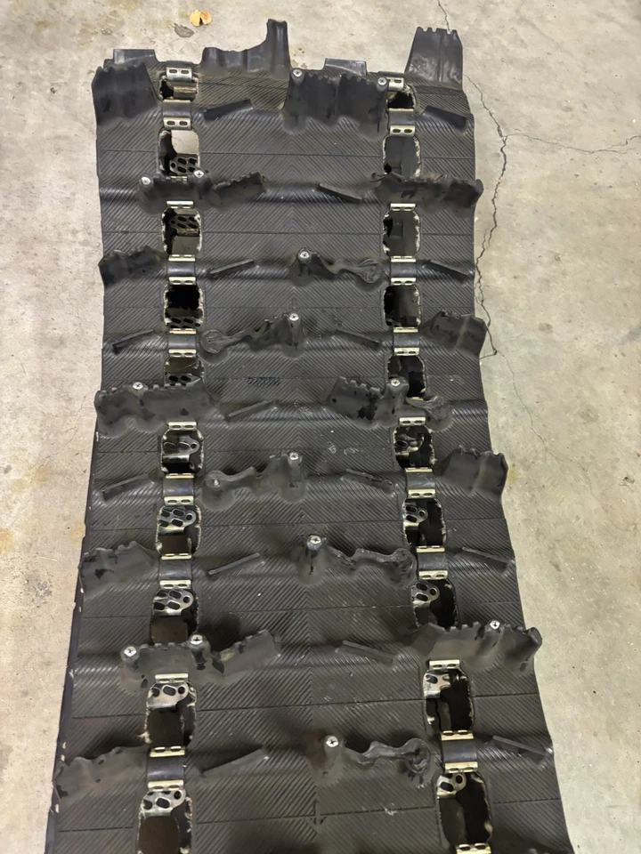 Camoplast Camso 9031M Challenger Extreme Mountain Snowmobile Track 162x15x2.25 - Image 4 of 4