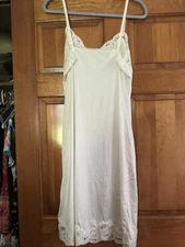 Wonder Maid Size 36 Full Slip
