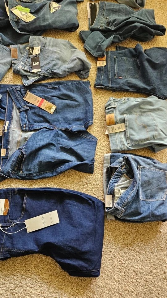 Lot of 16 New size 20-24 plus size pants & shorts W/Tags Calvin Klein, Levi, Lee - Image 4 of 4
