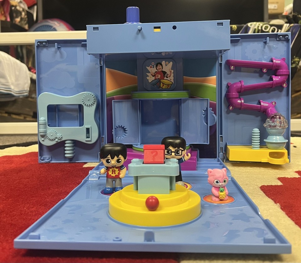 Ryan's World Vending Surprise Machine Coins And Products+Ryan’s Mystery