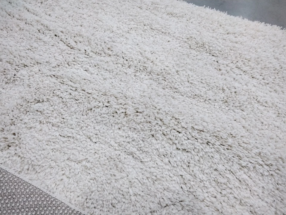 IVORY 5'-3" x 7'-6" Back Stain Rug, Reduced Price 1172764513 SG151-1212-5 - Image 3 of 4