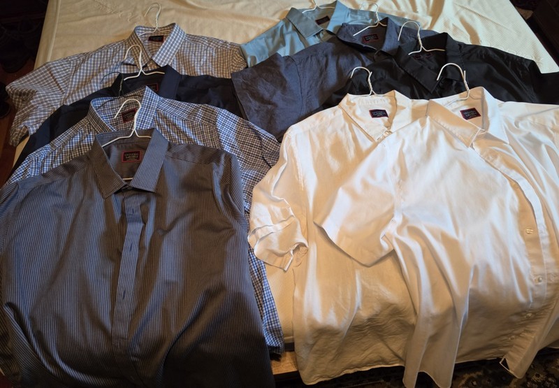 Lot of (9) Untikit Men's 2XL Relaxed Short Sleeve Button Down Shirts